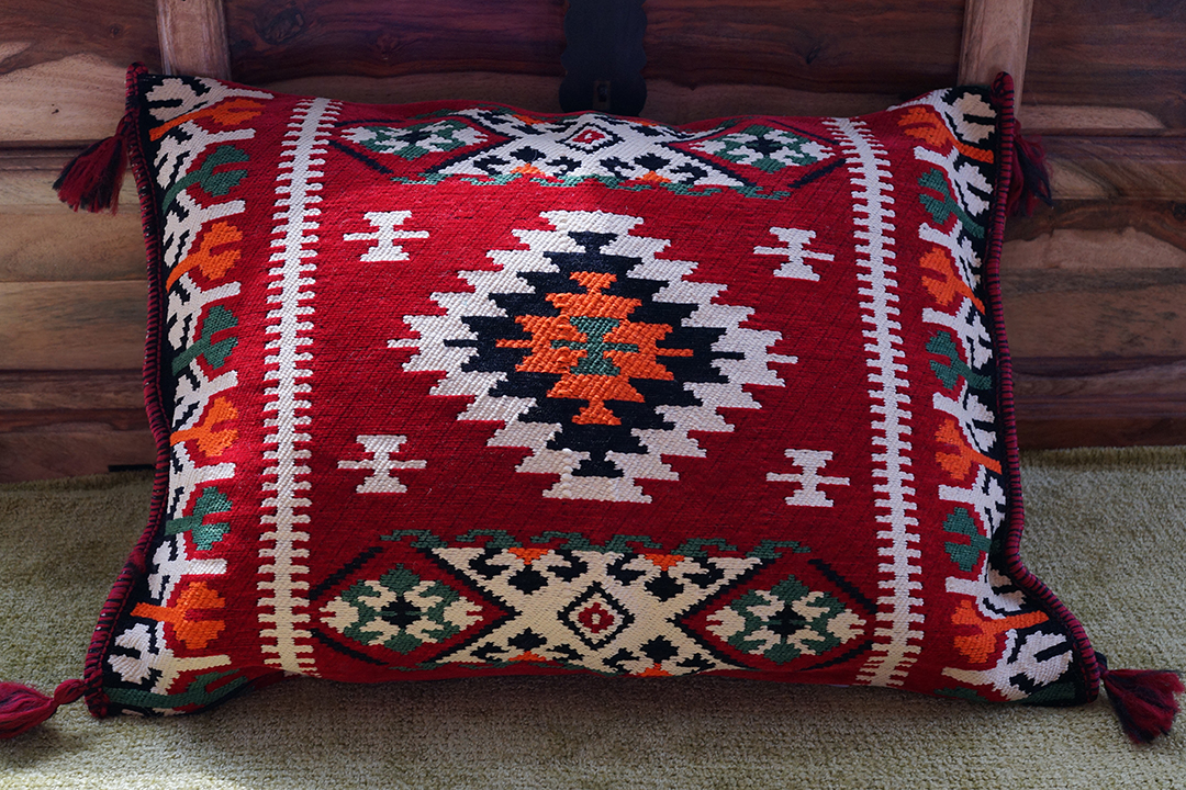 UAE, Cushion Covers