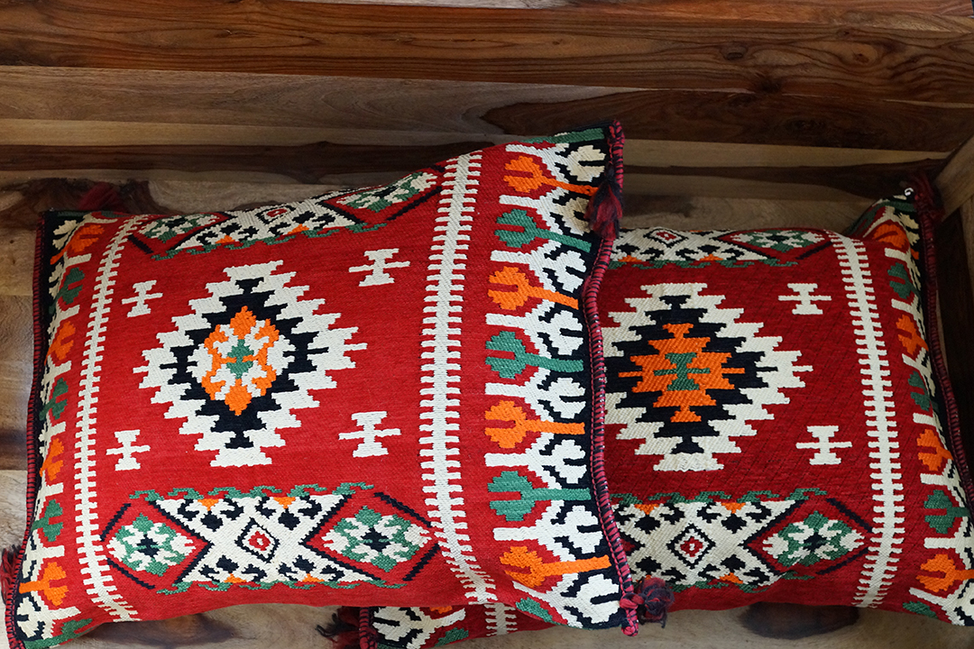 UAE, Cushion Covers
