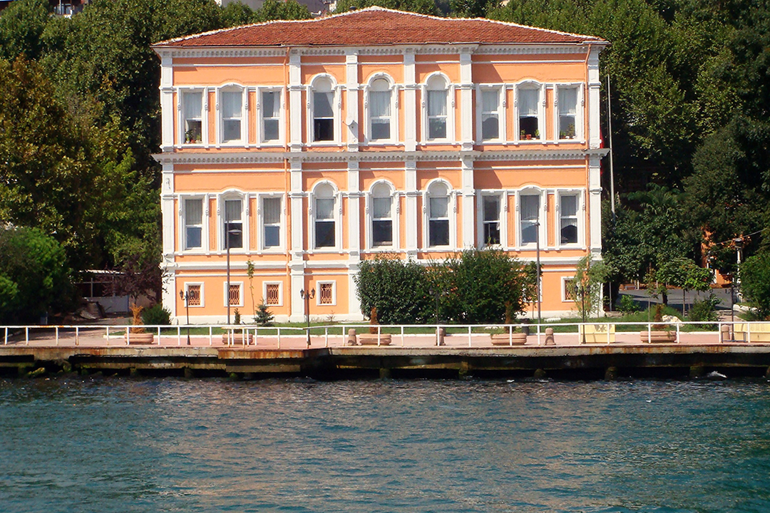 Turkey, Istanbul, Architecture along Bosphorus
