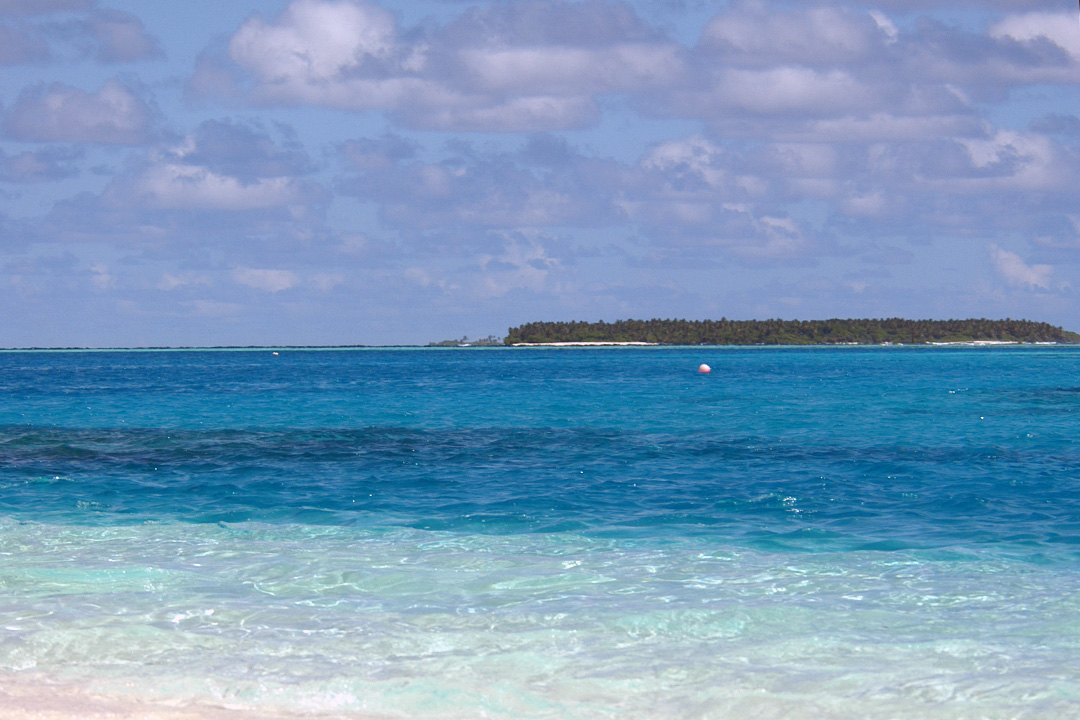 Maldives, Coastline
